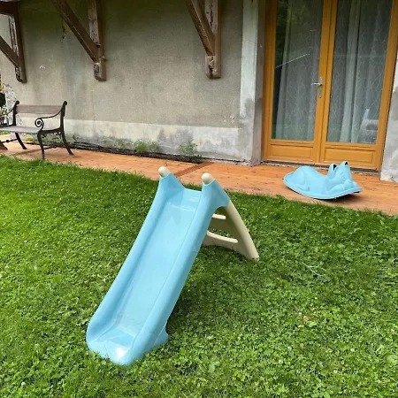 Caro, La Petite Maison Nyaraló *