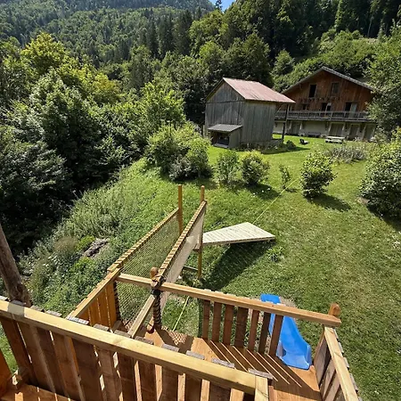 Nyaraló Caro, La Petite Maison