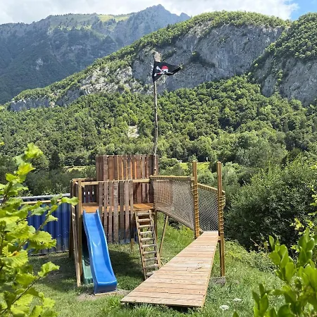 Nyaraló Caro, La Petite Maison